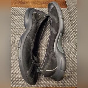 Women's Black Athletic Shoes By Clarks